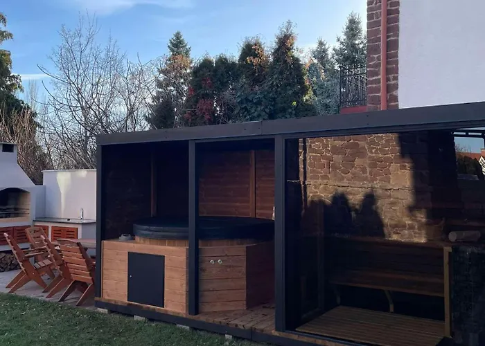 Apartament Voeroesko- Hazmester- Balatonalmádi
